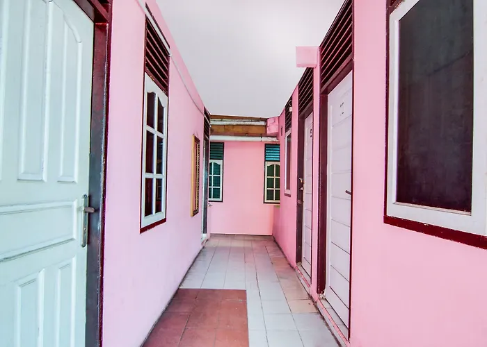 Hotel O Raja Homestay Syariah Pekanbaru
